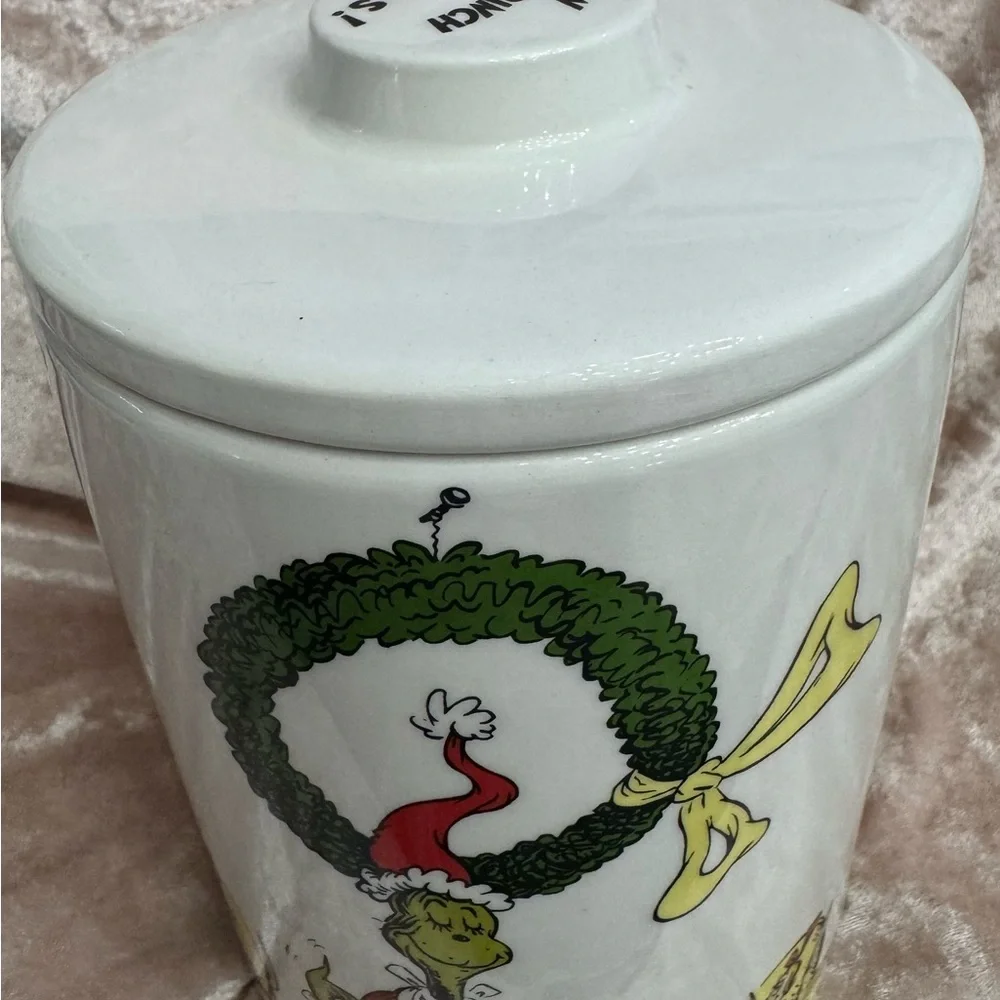 DR SEUSS “HOW THE GRINVH STOLE CHRISTMAS” CHRISTMAS CANISTER W/ROAST BEAST NEW